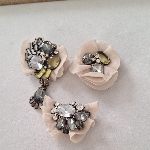 J. Crew Jewelry - J Crew. Elegant Floral Jewelry Magnet Brooch Set UPCYCLED
